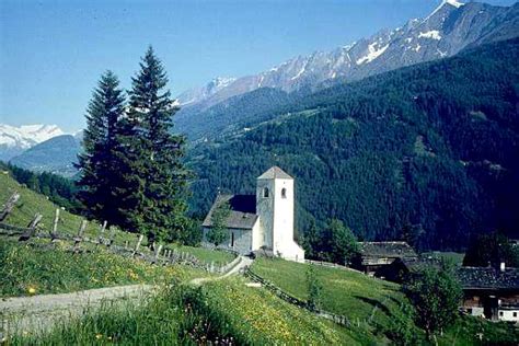 Find unique places to stay with local hosts in 191 countries. Matrei in Osttirol - Bergkirche St. Nikolaus