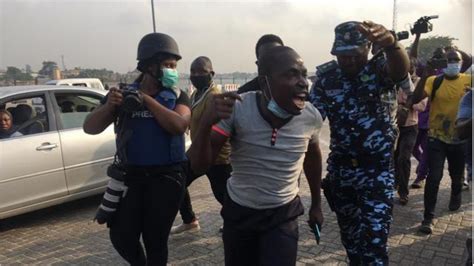 Lekki Toll Gate Lagos Nigeria [endsars Protest] Police Arrest Mr Macaroni Odas Wey Come