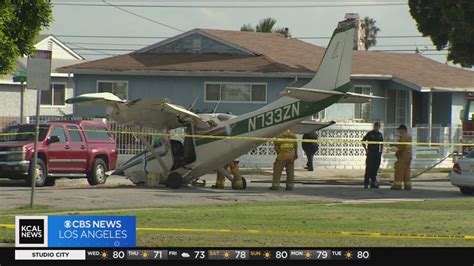 Plane Crashes In Neighborhood Pilot Suffers Minor Injuries Youtube
