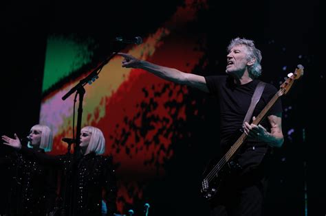 Roger Waters Lanza El Documental De Us Them Radio Online