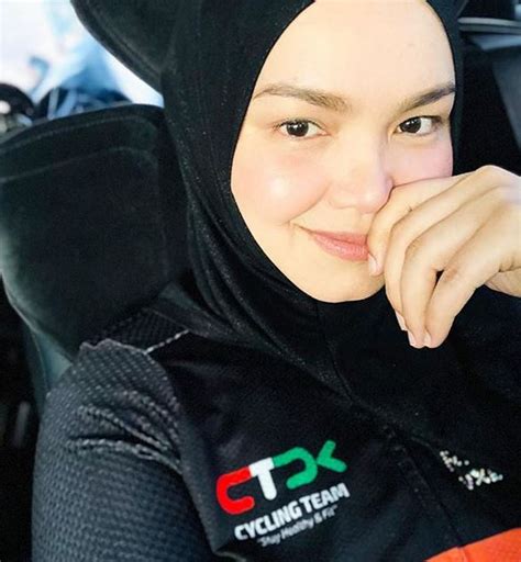 8 Potret Siti Nurhaliza Tanpa Makeup Tetap Beraura Dan Memesona