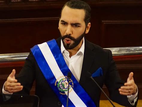 el salvador s millennial president switched up his twitter bio to call himself the coolest