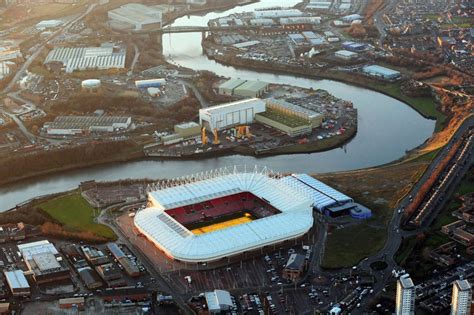 20 stunning aerial photos of football stadiums who ate all the pies