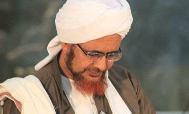 Habib umar adalah ulama besar yang hidup di zaman modern ini. Habib Umar bin Hafidz - Yayasan Al-Fachriyah