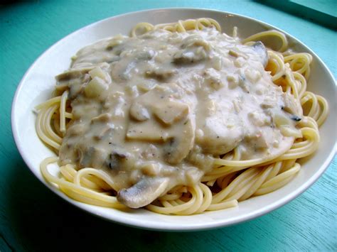 If you're feeding the 5000 for dinner then this gorgeous, creamy beef stroganoff is absolutely ideal! The Crabby Crafter: Cream of Mushroom Soup with Spaghetti