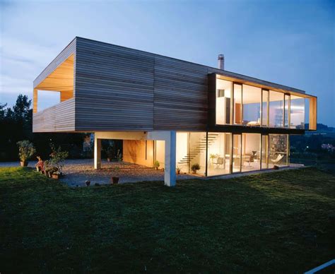 This very luxurious hilltop house design will make everybody feel amazed of the design. Simple Rectangular House Design