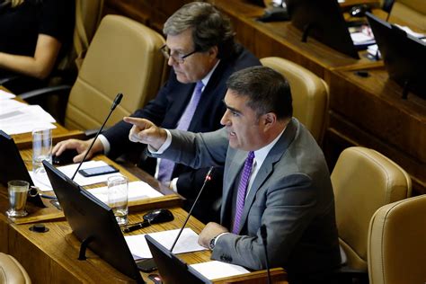 Candidato presidencial de @rnchile y el @pridemocrata. Desbordes: "No hay ningún dato nuevo para acusación ...