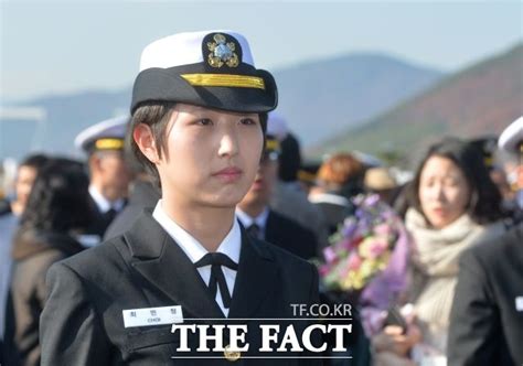 Jul 06, 2021 · 각 방송사 해설자들이 최민정 선수 저렇게 웃는 것 처음봤다. TF비즈人 최태원 회장 차녀 최민정 중위, SK 경영 참여 가능성 ...
