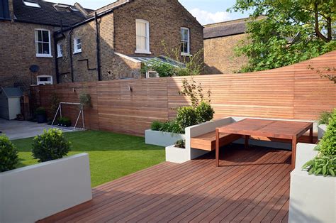 It's quite a social way of dividing properties. hardwood-privacy-screen-trellis-fence-cedar-london.jpg ...