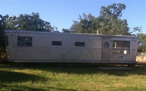 A Gorgeous Shabby Chic Spartan Mobile Home Living