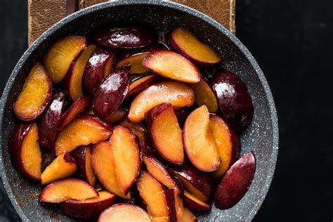 How To Choose Store And Cook With Plums Abc Everyday