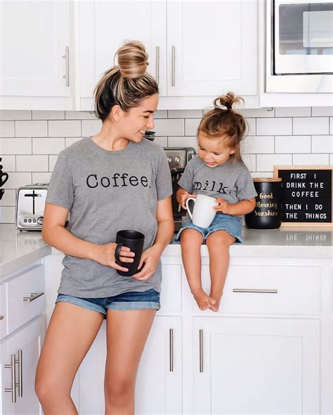 Mom Daughter Photos Matching Mommy Daughter Outfits Mom And Baby