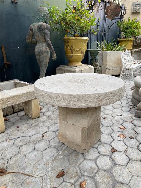 Round Hand Carved Stone Antique Garden Coffee Outdoor Fun Table Farm