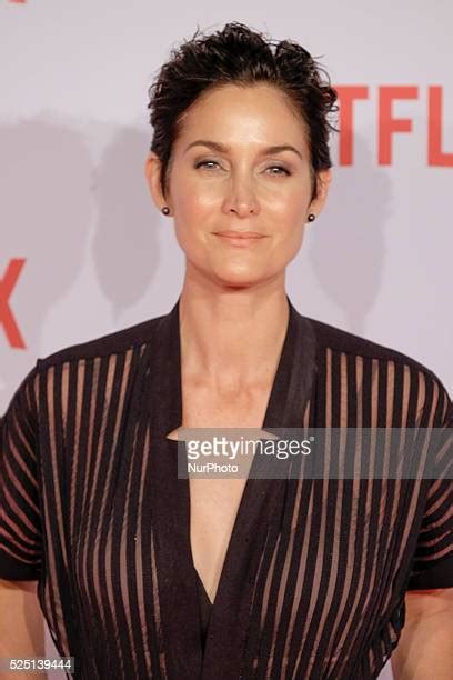 Carrie Anne Moss 2015 Photos And Premium High Res Pictures Getty Images