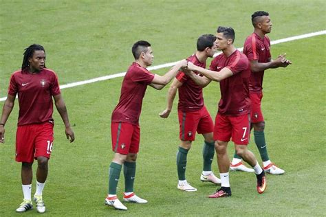 موعد مباراة البرتغال وصربيا في تصفيات كأس العالم 2022 والقنوات الناقلة. منتخب البرتغال يؤدي مرانه الأخير قبل التوجه إلى روسيا للمشاركة في كأس القارات | المصري اليوم