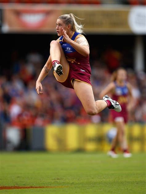 She previously played for brisbane in the inaugural afl women's season. Pin en sporty women
