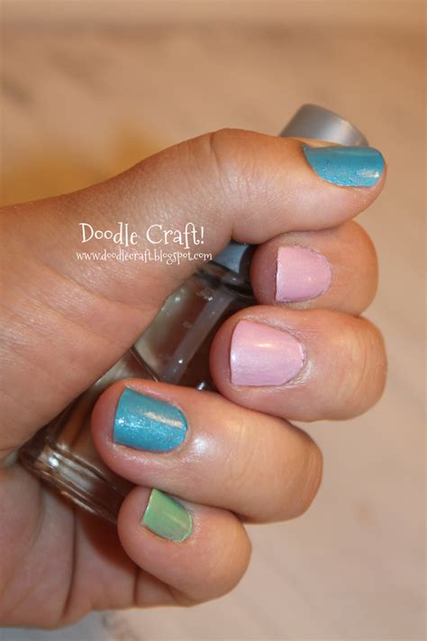 Doodlecraft: DIY Custom Color Nail Polish!