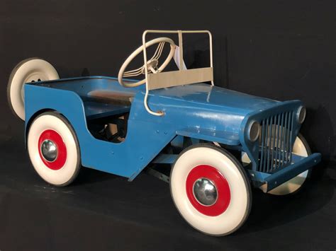 VINTAGE TRIANG JEEP PEDAL CAR,