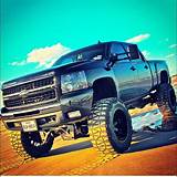 Pictures of Lifted Trucks Are Stupid