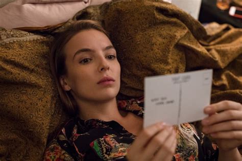 killing eve episode 1 recap an addictive ride from the very first scene