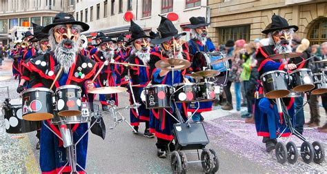 O país está situado na europa central, fazendo fronteira com a alemanha a norte, com a frança a oeste. Carnaval na Suíça | Dicas de viagem - Por CVC viagens