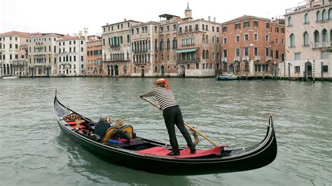 Capacity Cut On Venice Gondolas Due To Overweight Tourists Marine