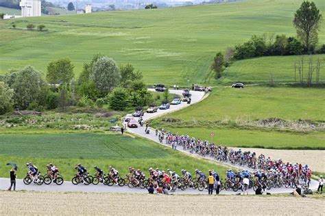 Scopri le date, le partenze e gli arrivi della nuova edizione della corsa rosa. LIVE Giro d'Italia 2021 | tappa di oggi in DIRETTA | 4'20 ...