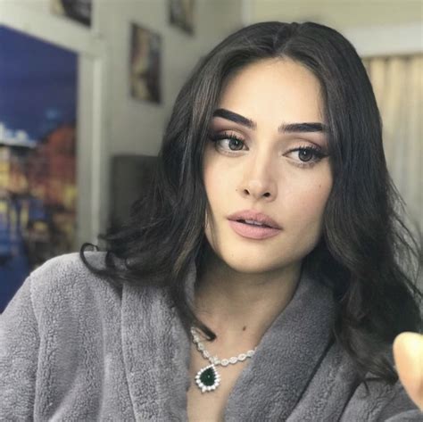 Esra Bilgic In 2020 Esra Bilgic Turkish Women Beautiful Turkish Beauty