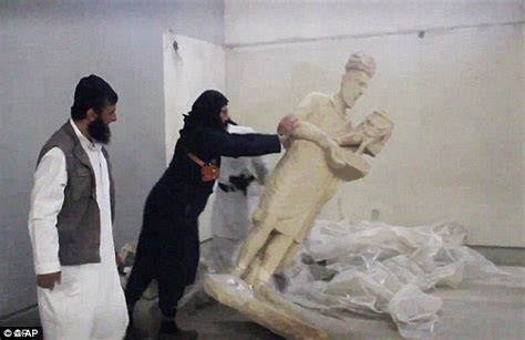 Ancient Statues Destroyed By Isis In Mosul Were Fakes Claims Iraqi Museum Director Daily