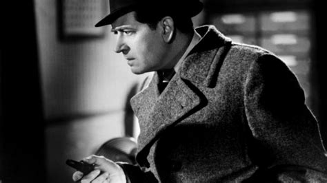 Miles élete nem túl izgalmas, unottan végzi a munkáját és továbbra is egykori barátnője után sóvárog. Picpus (1943) | Képek | Mafab.hu