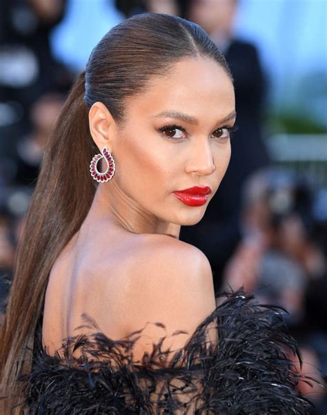 Trendy Makeup Glossy Red Lips Joan Smalls During The 71st Annual