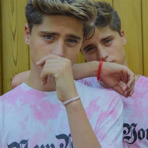 Son reales S Ivan martínez Blonde twins Martinez twins emilio