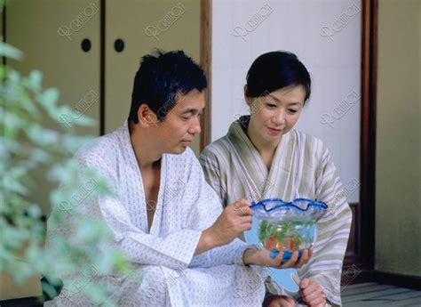 浴衣姿の熟年夫婦 写真 アールクリエーション