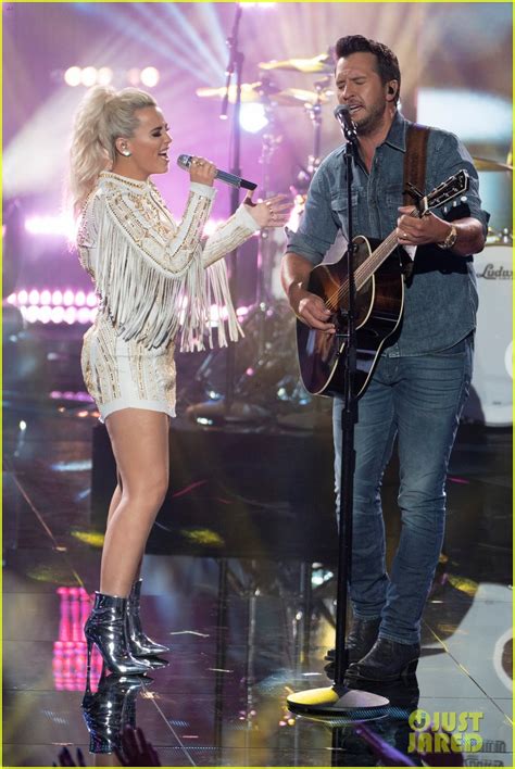 Braga and the south africa. Luke Bryan Performs With 'American Idol' Finalist Gabby ...