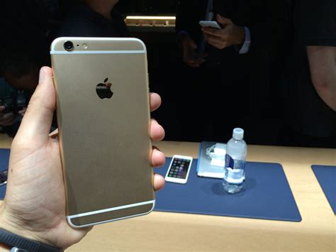 Iphone 6 And Iphone 6 Plus Hands On Photos Business Insider
