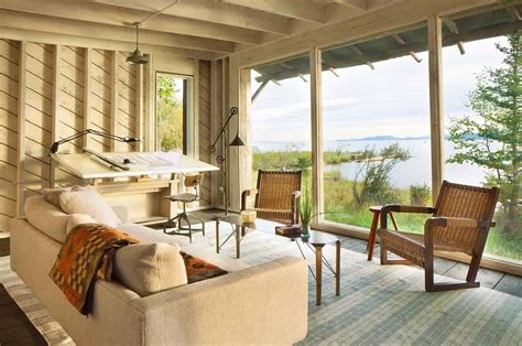 Modern Rustic Cabin In Montana Offers Captivating Lakeside