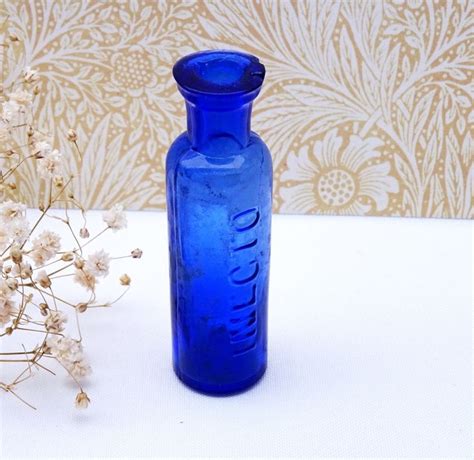 This temporary hair dye comes in intensely vivid colors that are sure to make a statement. Antique cobalt blue INECTO hair dye bottle rarer blue ...