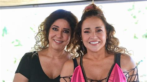 Daniela Mercury Dá Beijão Na Esposa Em Micareta De São Paulo