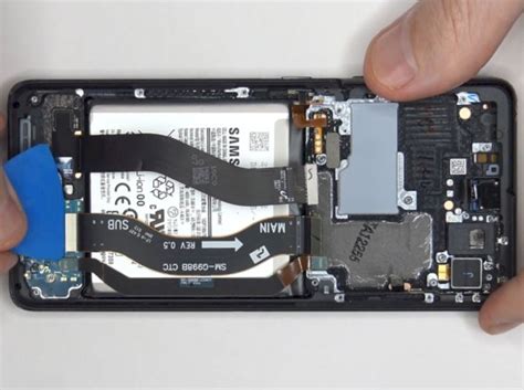 This Is How The Inside Of The Samsung Galaxy S21 Ultra Smartphone Looks