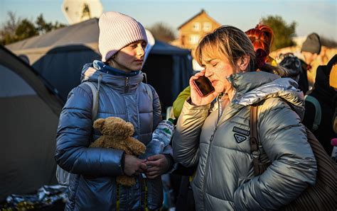 Біженці з України за кордоном мріють скоріше повернутися додому РБК Украина