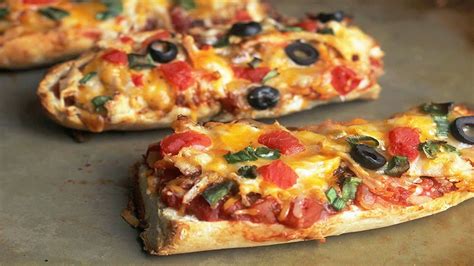 Put 100ml warm water in a jug and whisk in the yeast and half the sugar. Mad-Good Chicken Taco French Bread Pizza - Pillsbury.com