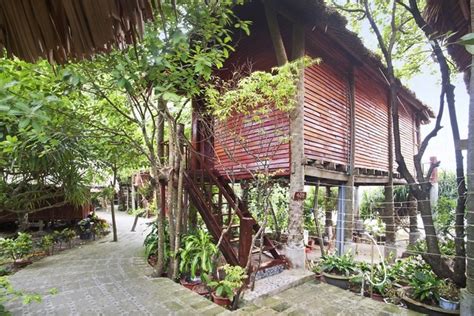 Từ mênh mang, huyền ảo buổi sớm mai đến ấm áp trong lành, vút cao trong trưa nắng rồi lại lắng đọng, dịu êm, thơ mộng trong ánh. Cat Ba Monkey Island Resort - TNK Travel