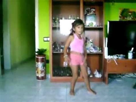 Watch short videos about #meninas_dancando on tiktok. niña bailando electronica | Menina dançando