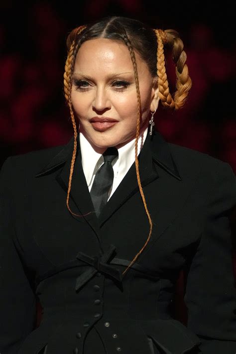 Madonna Con Il Volto Irriconoscibile Il Dibattito Sessista E Di Ageism