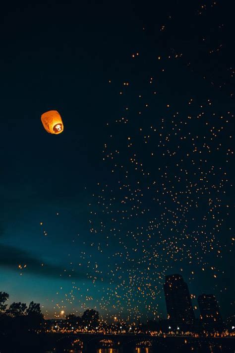 Fire Lantern Iphone Wallpaper Sky Lanterns Floating Lanterns