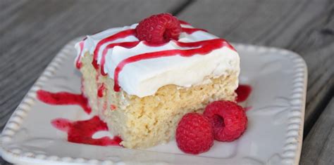 Be aware though, that bathing in milk won't have the same potency of lactic acid lotions or moisturizing creams. Coba Resep Milk Bath Cake Ini di Rumah Yuk Milk Lovers ...