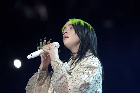 Billie Eilishs Performance At The Grammys 2020 Video Popsugar