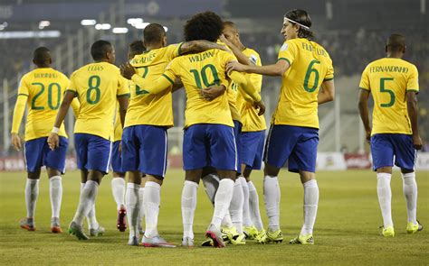 Maisfutebol.iol.pt é um jornal online: Seleção Brasileira de Futebol sobe posições e retorna ao ...