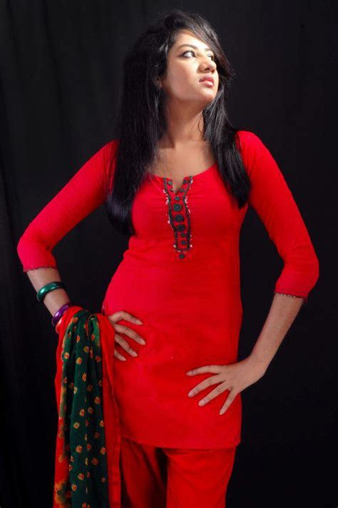 Bangladeshi Picture Gallery Hot Amateur Model Girl Alvi