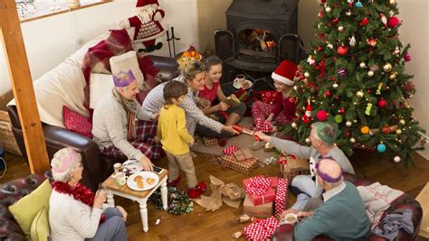 À Noël La Famille Se Regarde De Lintérieur Pourquoi Cette Fête